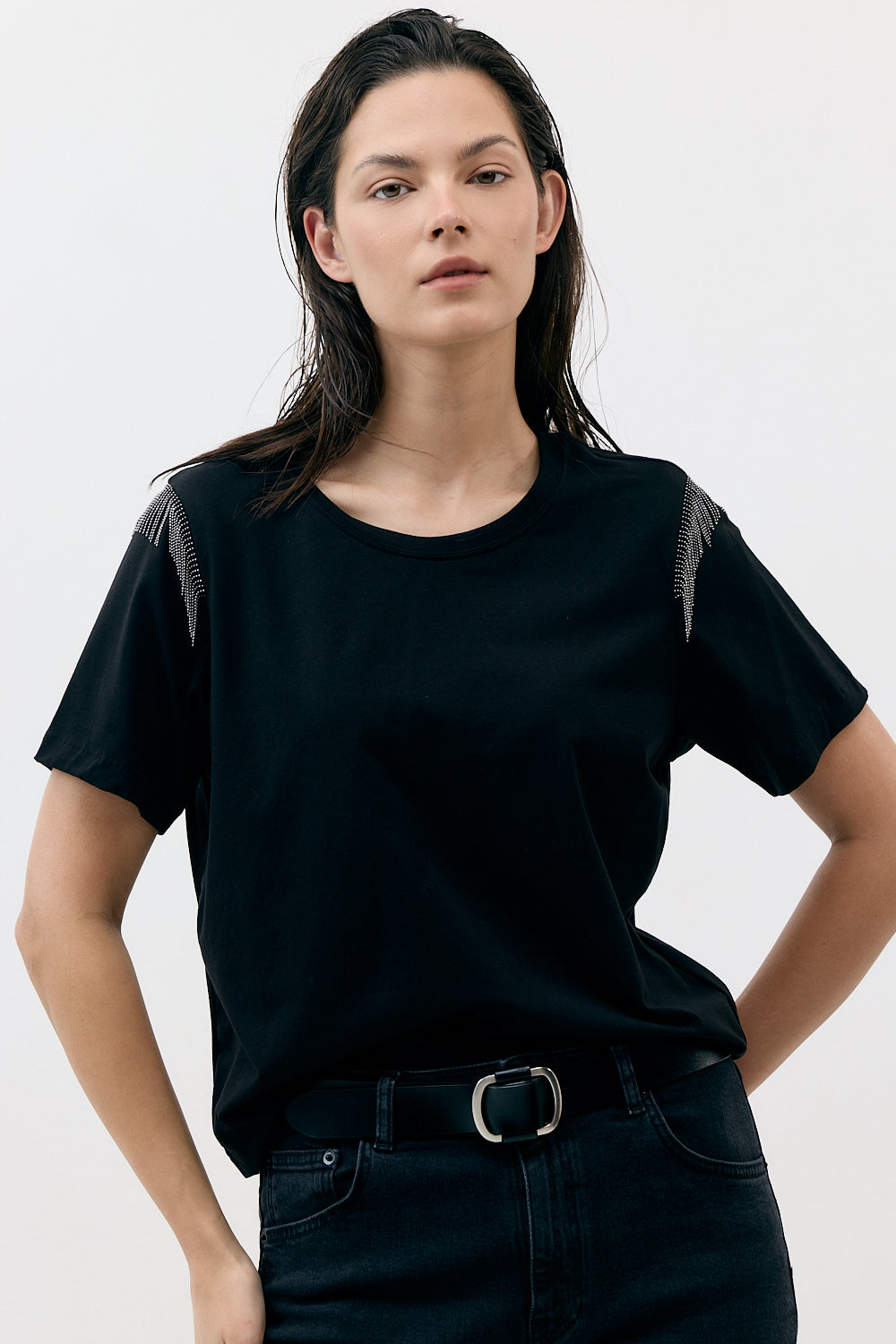 THE SHOULDER CHAIN T-S