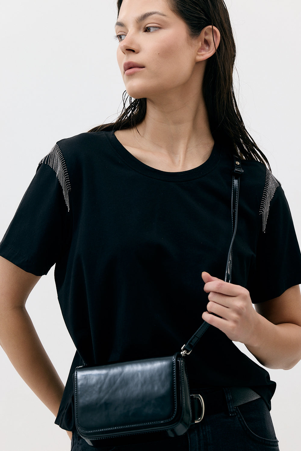 THE SHOULDER CHAIN T-S