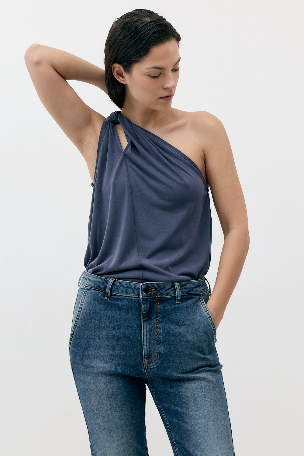 1 SHOULDER TOP