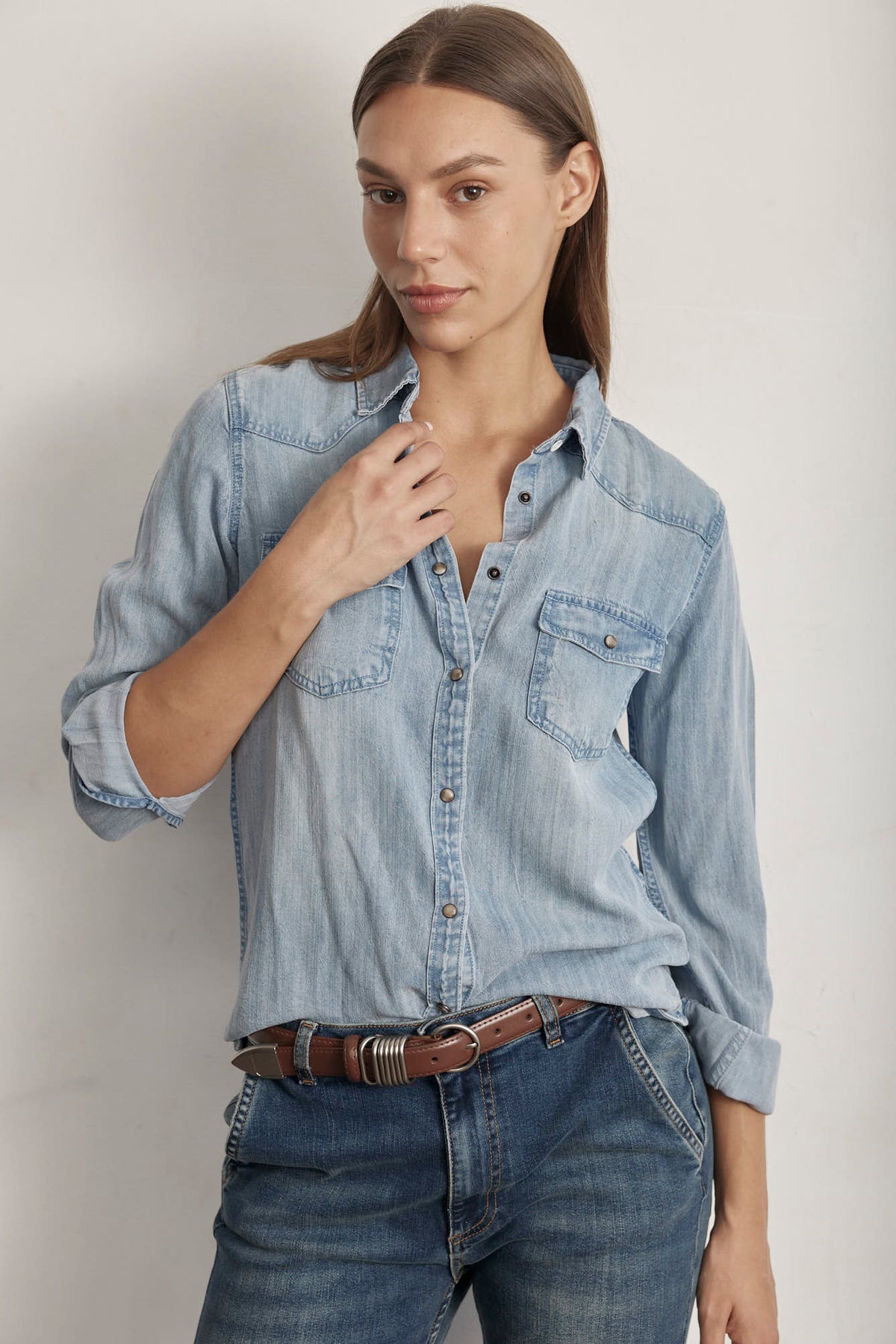 THE LIGHT WEIGHT DENIM SHIRT