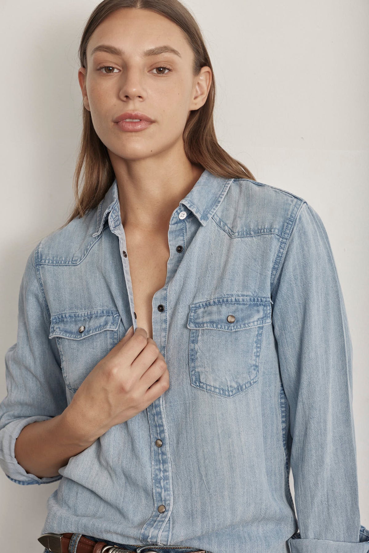 THE LIGHT WEIGHT DENIM SHIRT