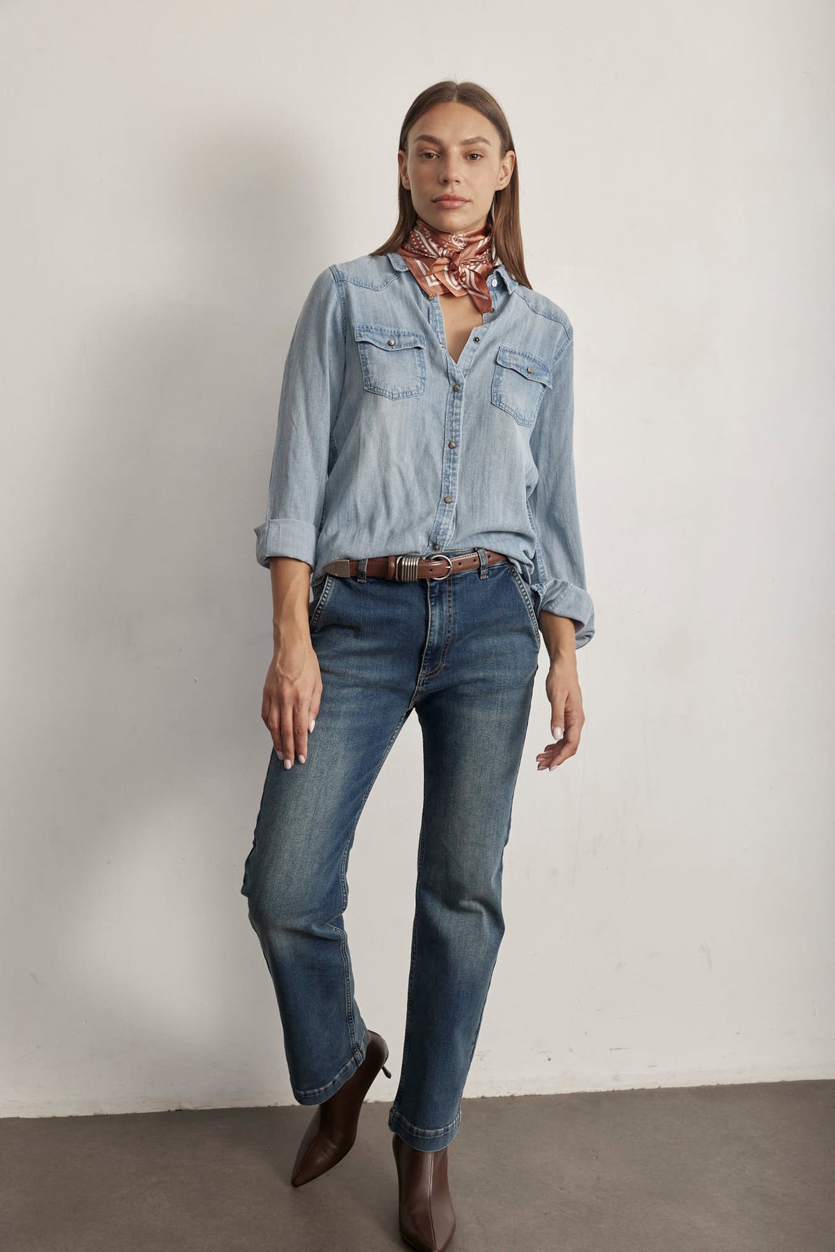 THE LIGHT WEIGHT DENIM SHIRT