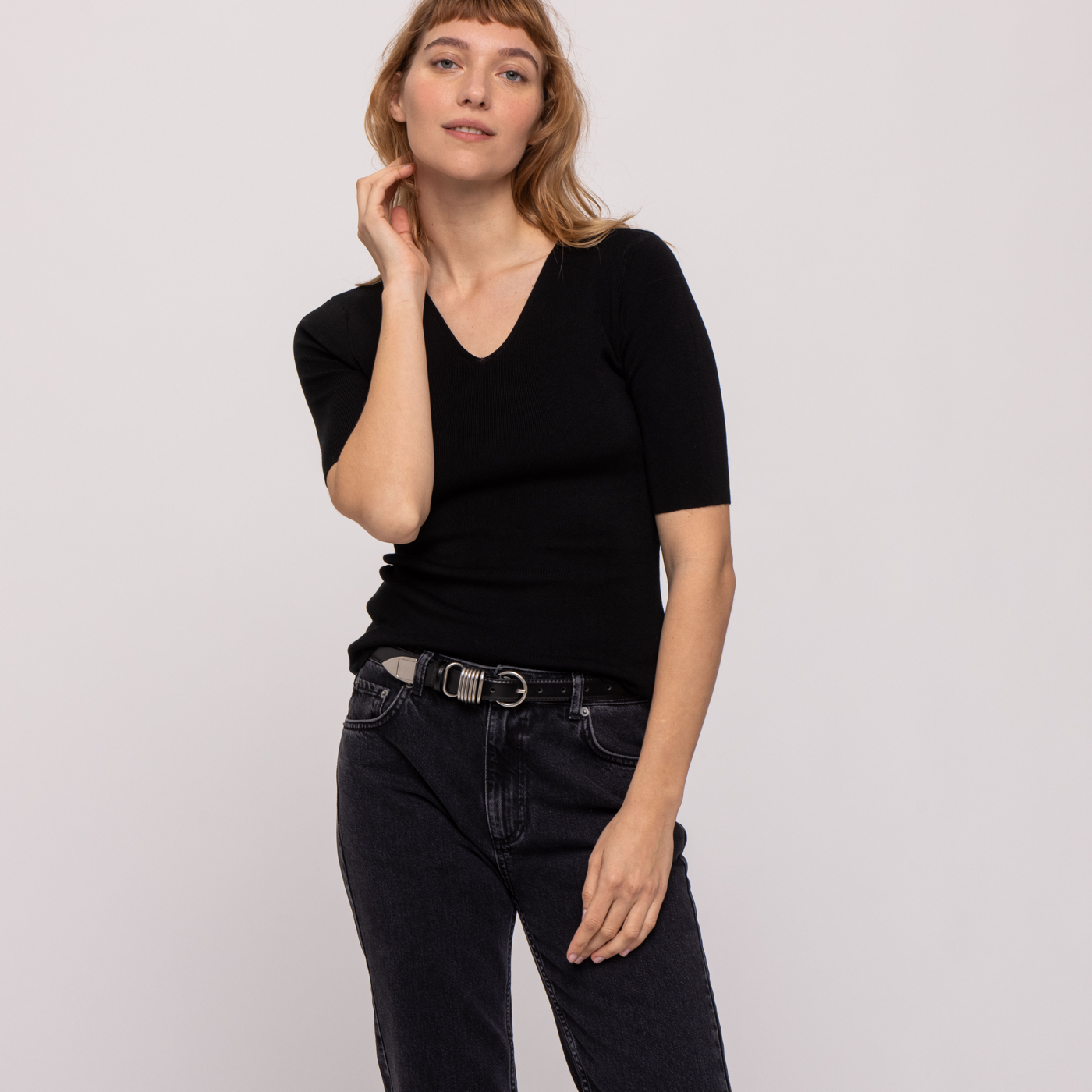 BASIC V NECK KNIT