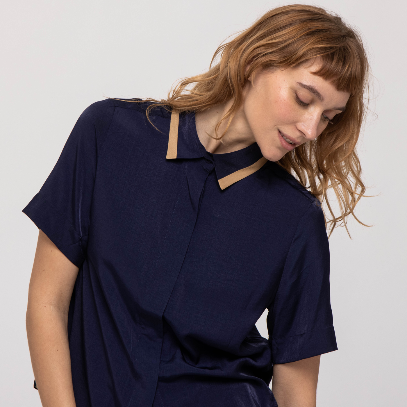 THE LOOSE SHIRT