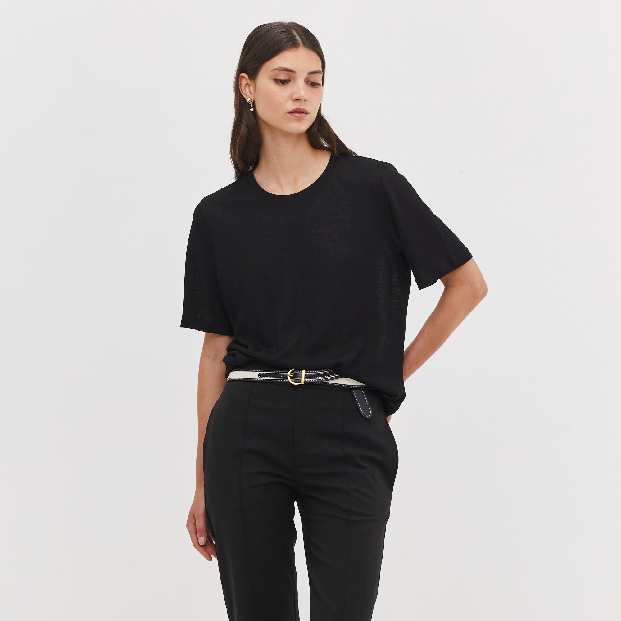 THE LINEN T-S