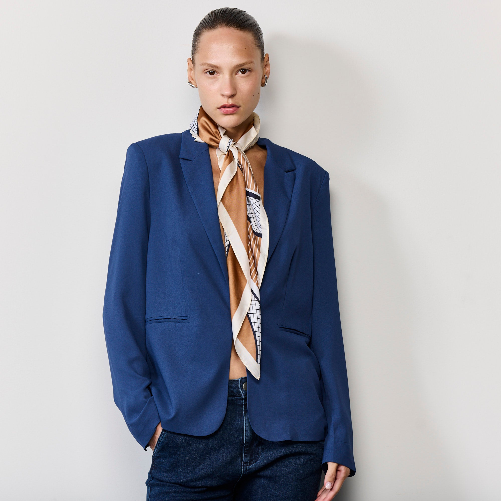 THE COOL FIT BLAZER