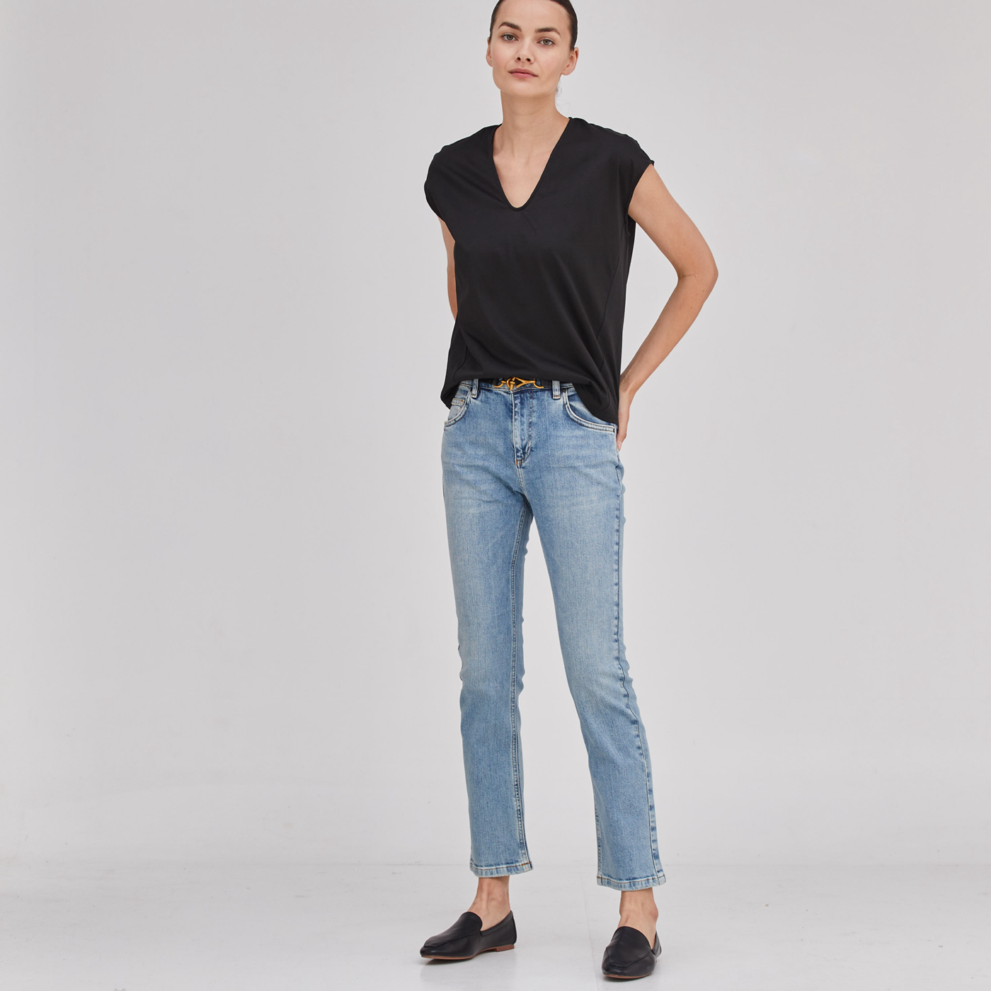 THE BASIC ESSENTIAL T-SHIRT