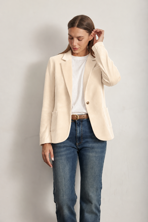 STRETCHY VELVET BLAZER