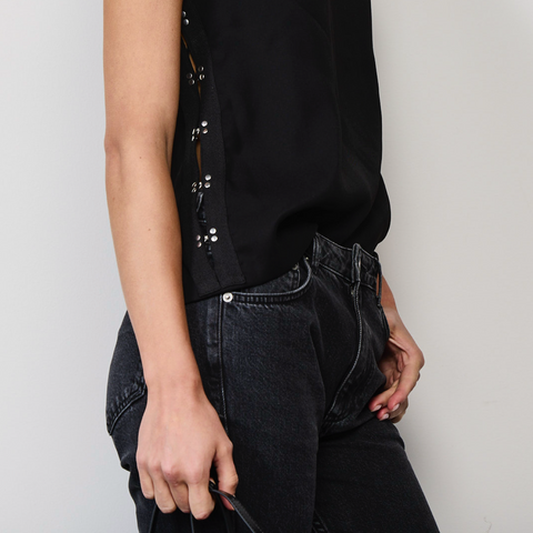 1 SHOULDER HOOKS TOP