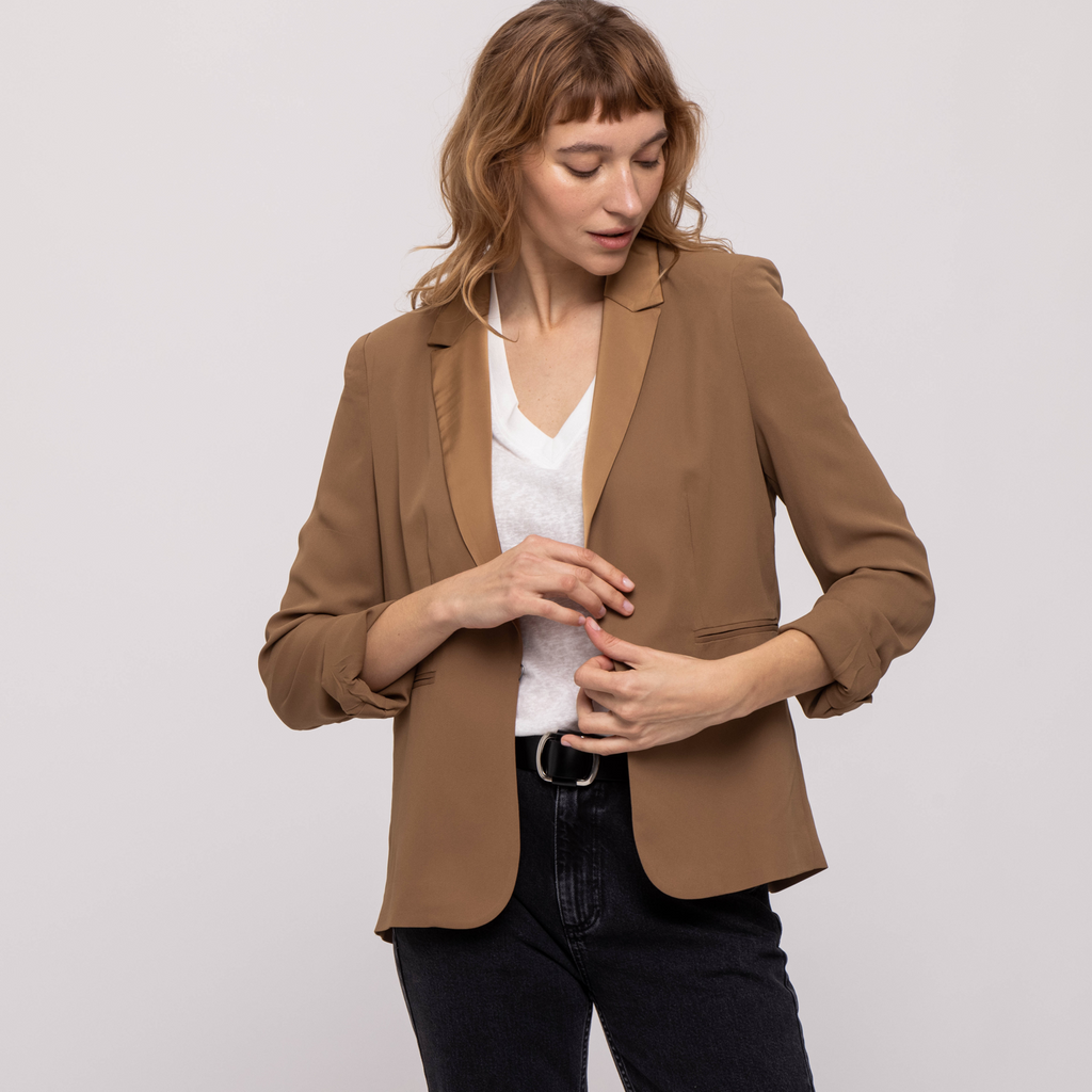 THE COOL FIT BLAZER