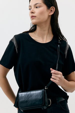 THE SHOULDER CHAIN T-S