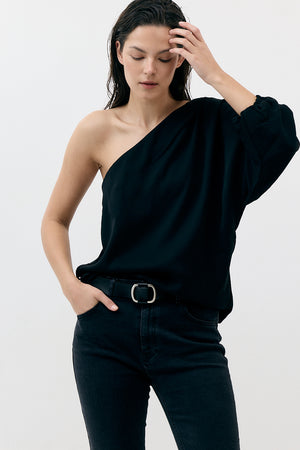 1 SHOULDER HOOKS TOP