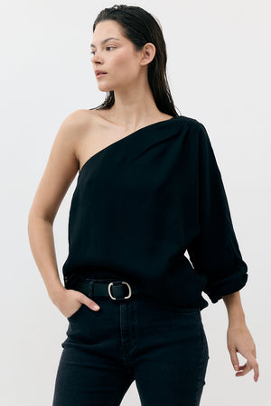 1 SHOULDER HOOKS TOP