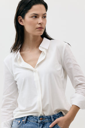 THE STRETCHY BUTTON UP SHIRT