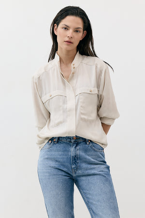 THE STITCHED COLLAR SHIRT