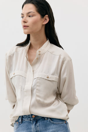THE STITCHED COLLAR SHIRT