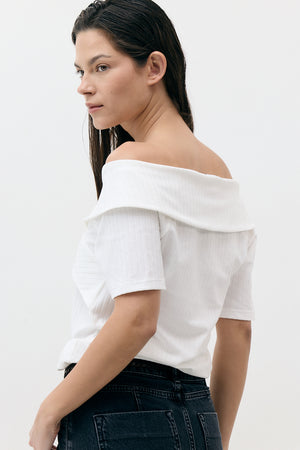 OFF SHOULDER TOP