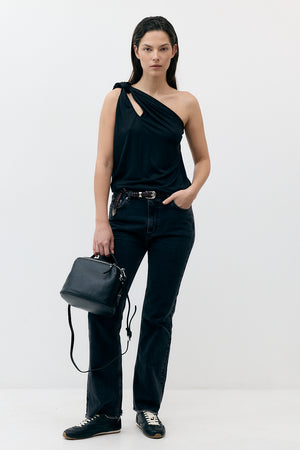 1 SHOULDER TOP