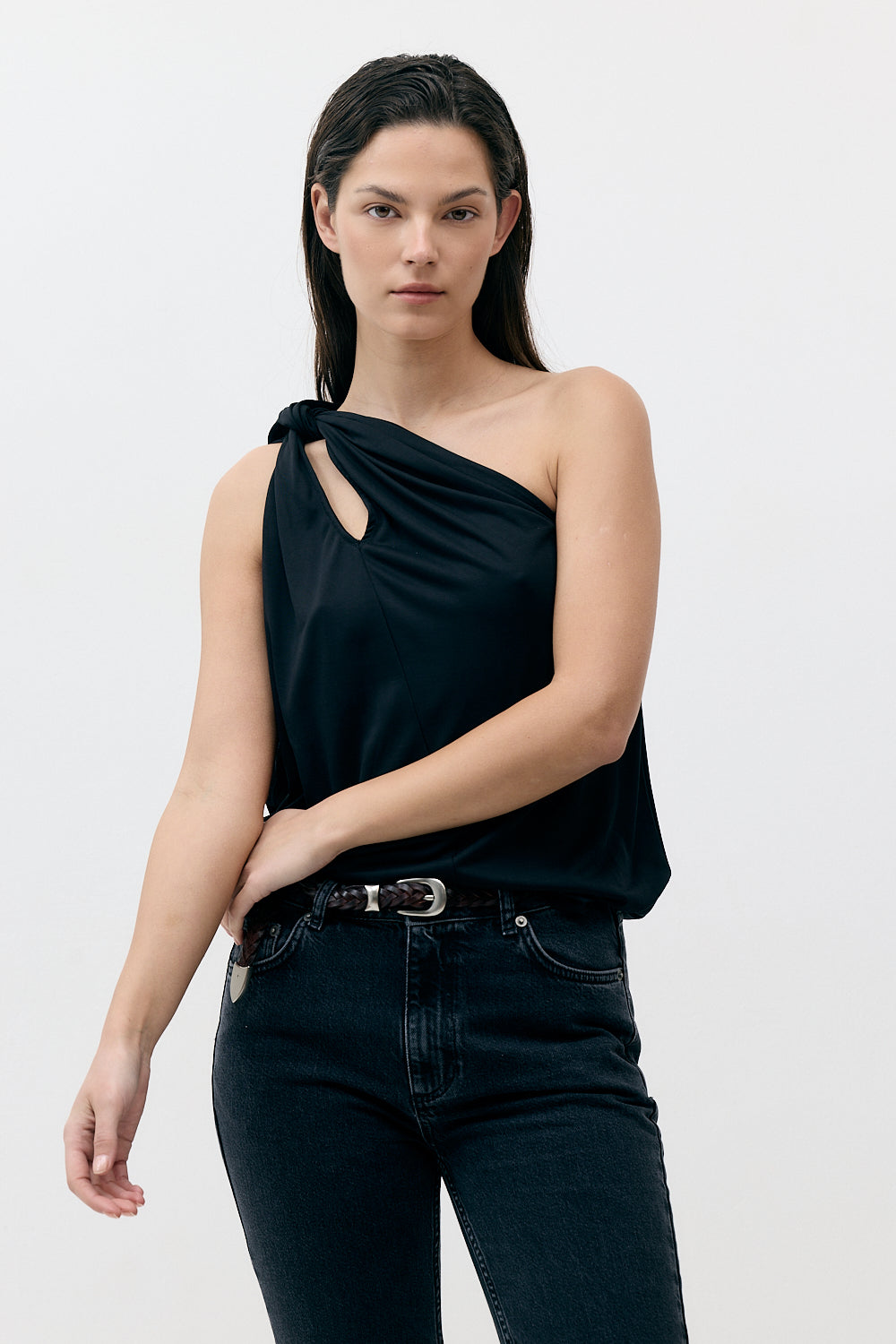1 SHOULDER TOP