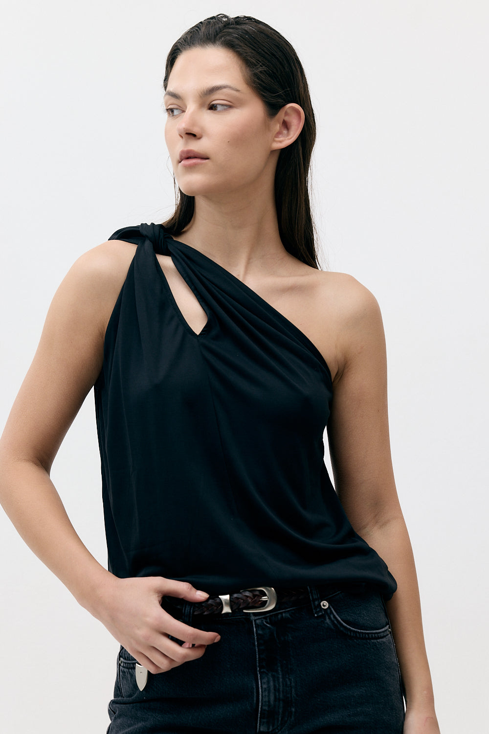 1 SHOULDER TOP