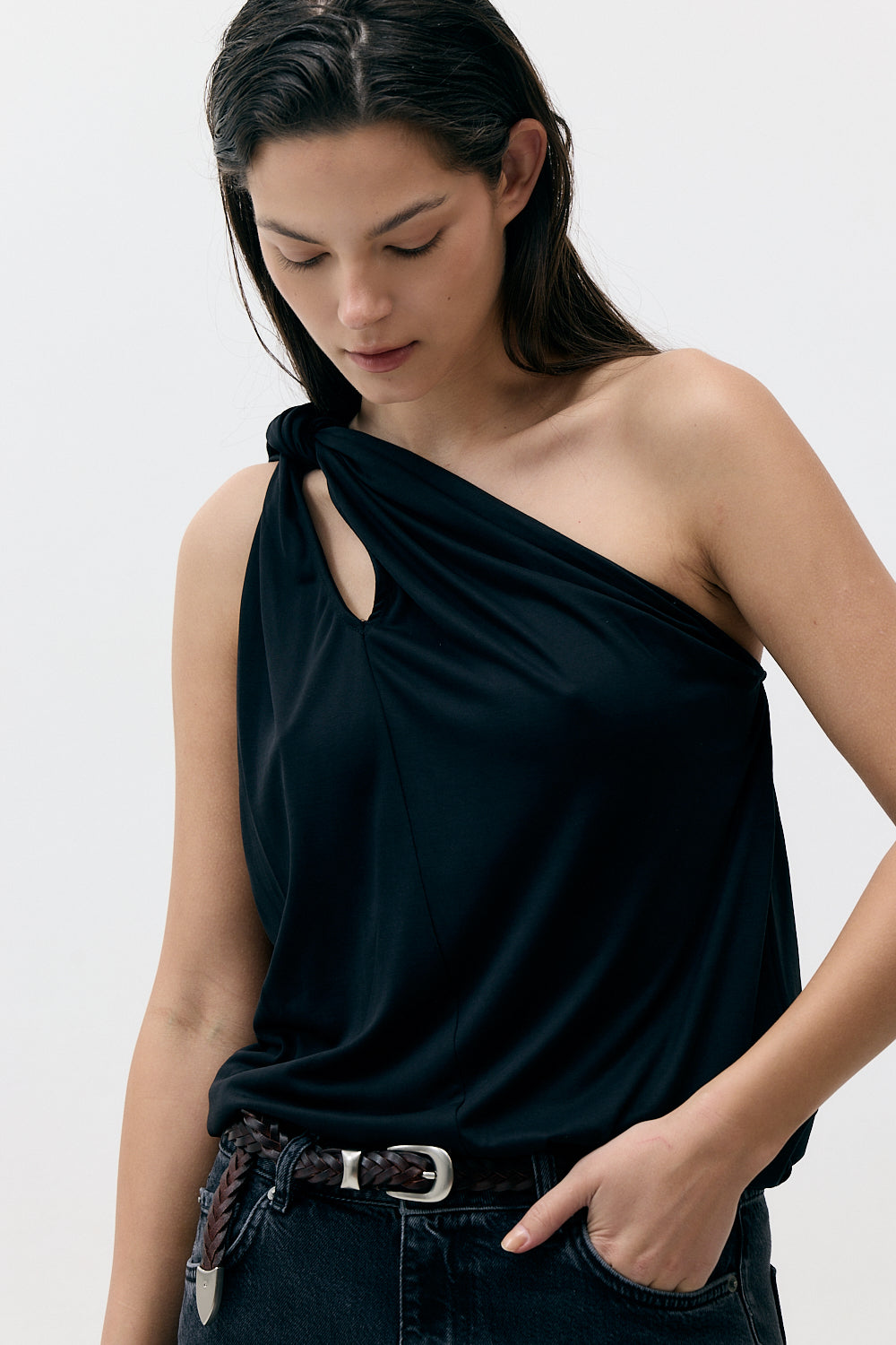 1 SHOULDER TOP
