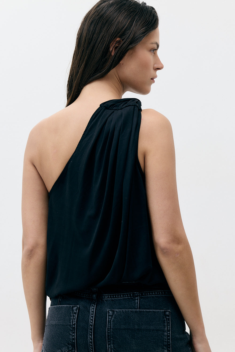1 SHOULDER TOP