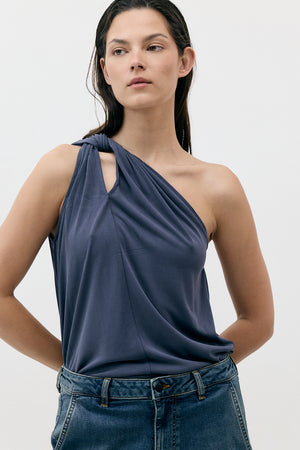 1 SHOULDER TOP