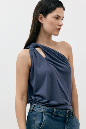 1 SHOULDER TOP