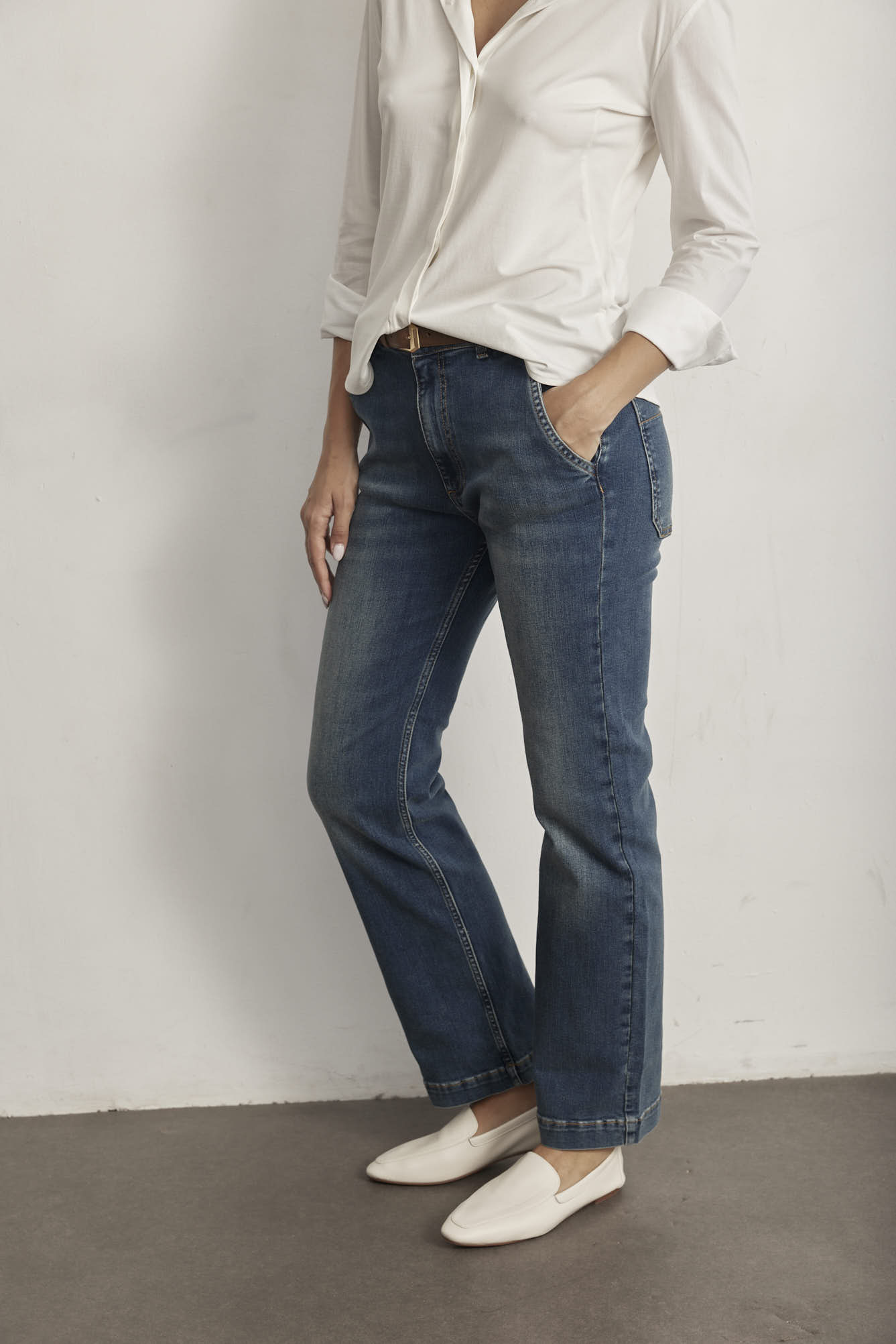 THE STRAIGHT LEG DENIM