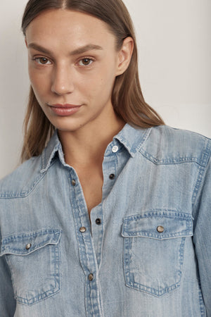 THE LIGHT WEIGHT DENIM SHIRT