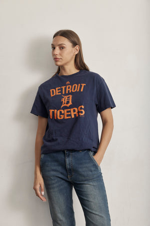 BORROWED TEE 03