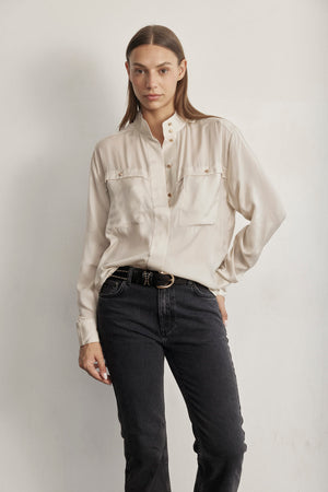 THE STITCHED COLLAR SHIRT