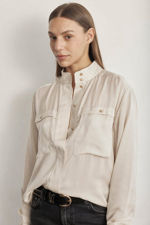 THE STITCHED COLLAR SHIRT