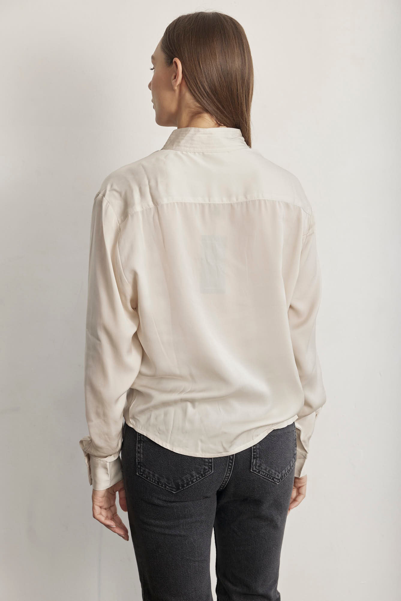 THE STITCHED COLLAR SHIRT