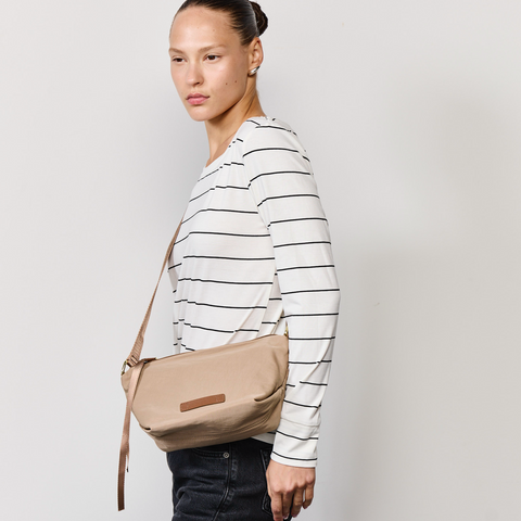 ESSENTIAL CROSSBODY BAG