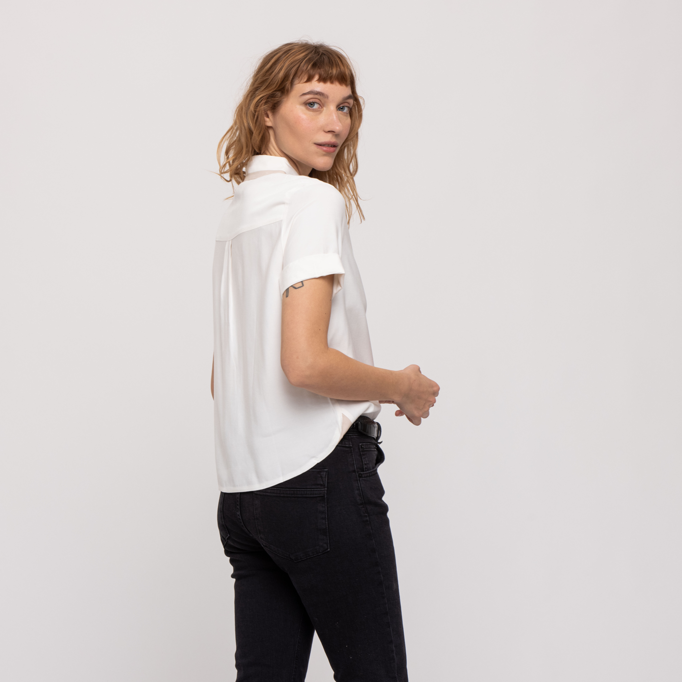 THE LOOSE SHIRT