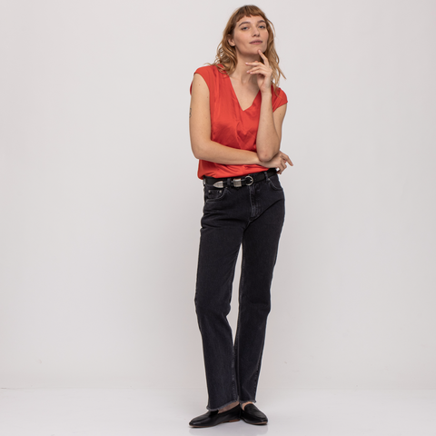 V NECK ESSENTIAL TOP