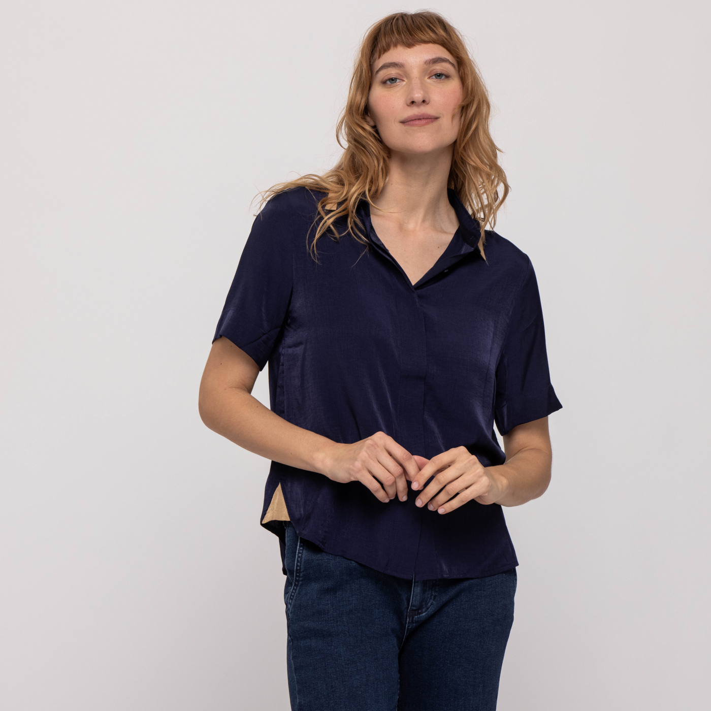 THE LOOSE SHIRT