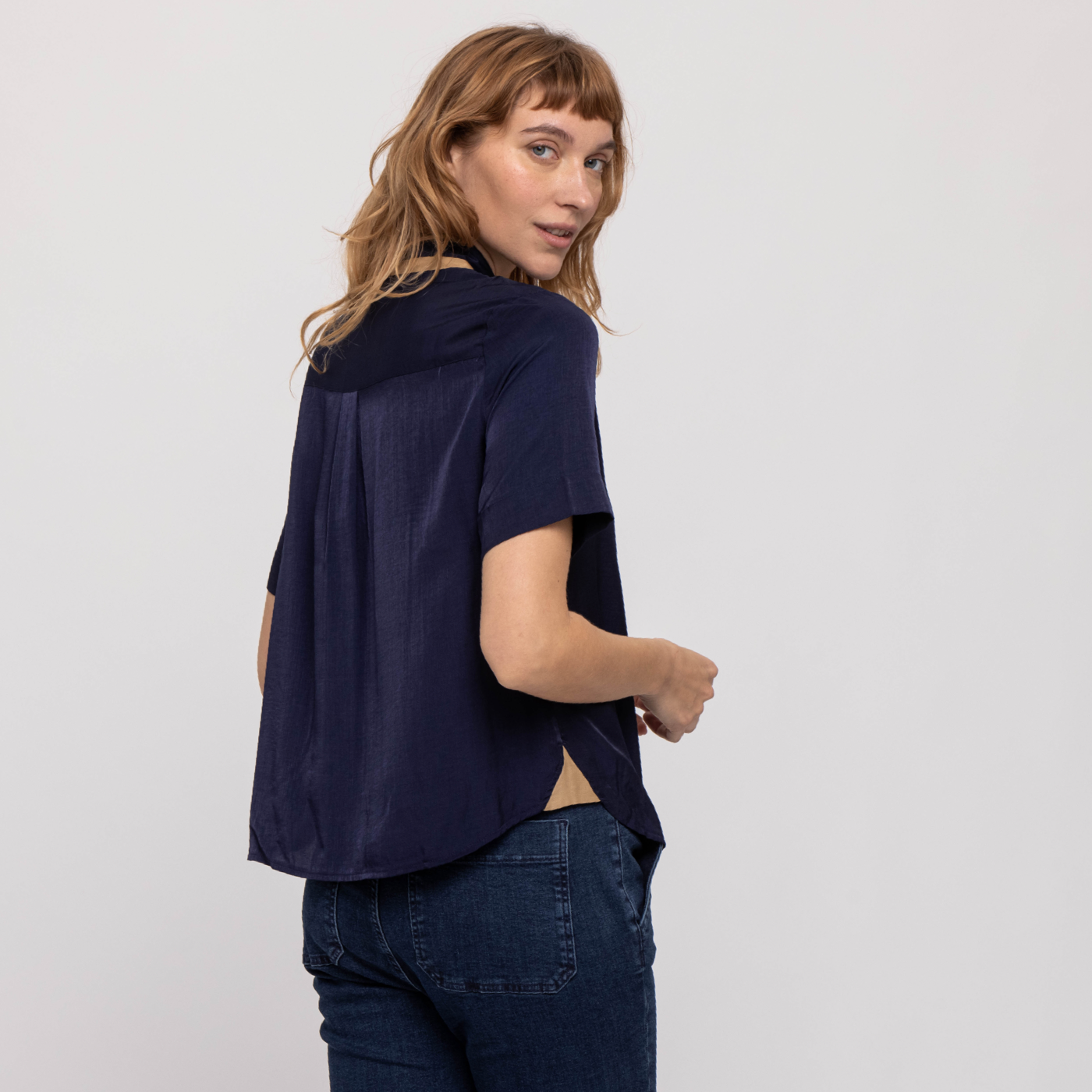 THE LOOSE SHIRT