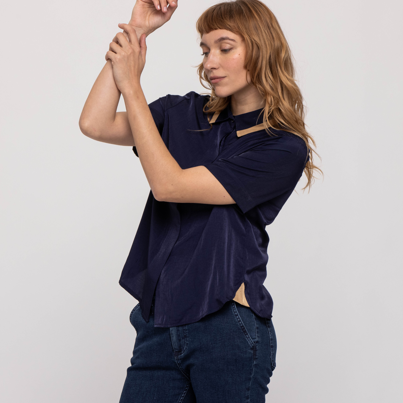 THE LOOSE SHIRT