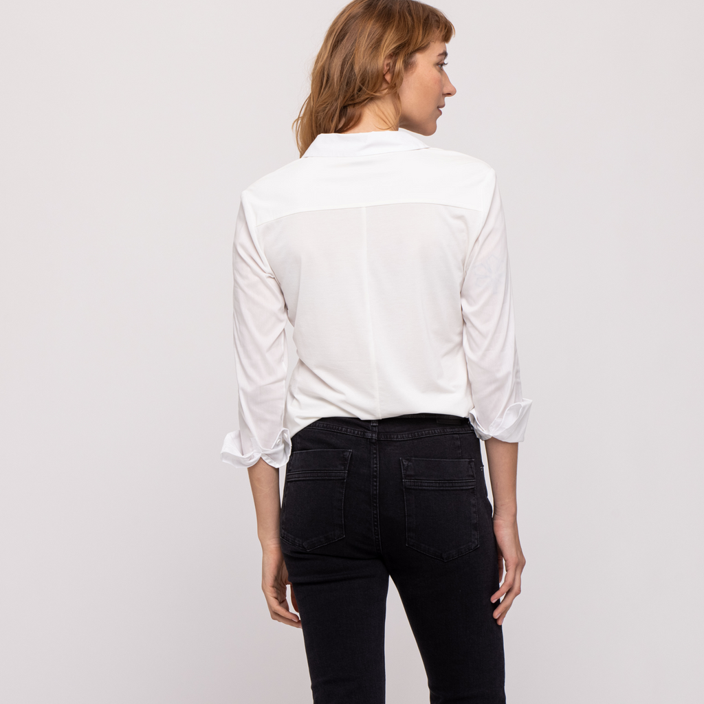 THE STRETCHY BUTTON UP SHIRT