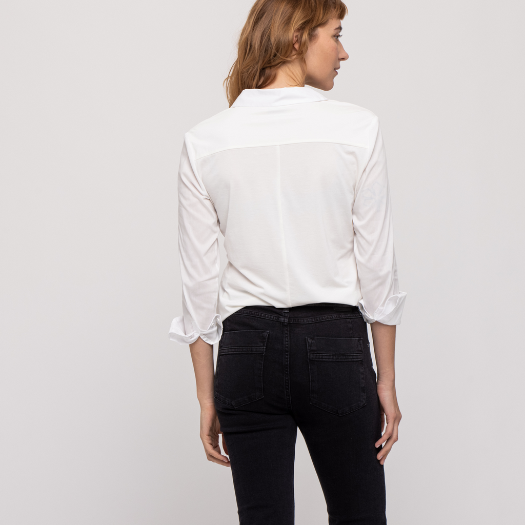 THE STRETCHY BUTTON UP SHIRT