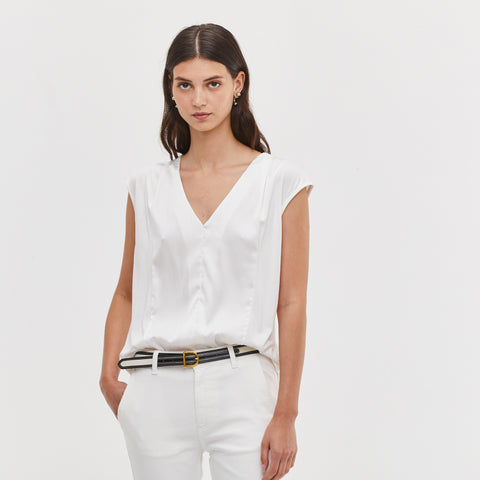 V NECK ESSENTIAL TOP