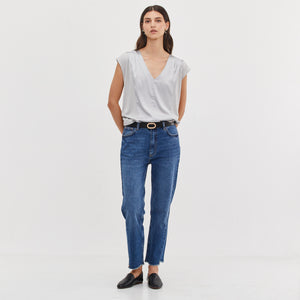 V NECK ESSENTIAL TOP