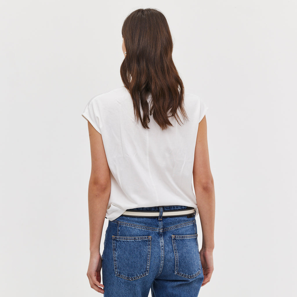 THE BASIC ESSENTIAL T-SHIRT