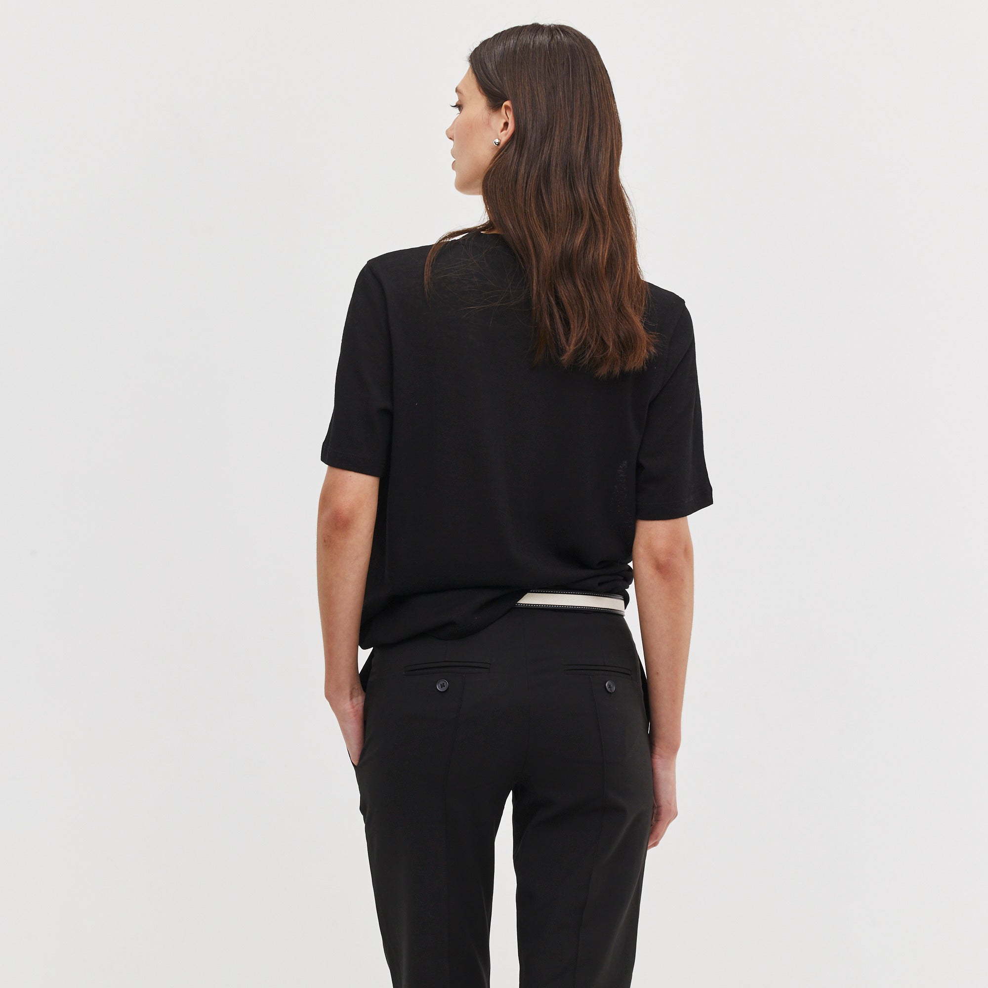THE LINEN T-S