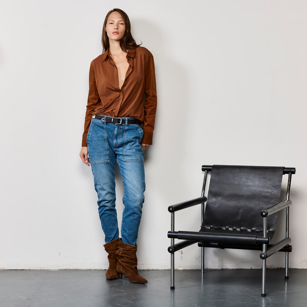 THE STRETCHY BUTTON UP SHIRT