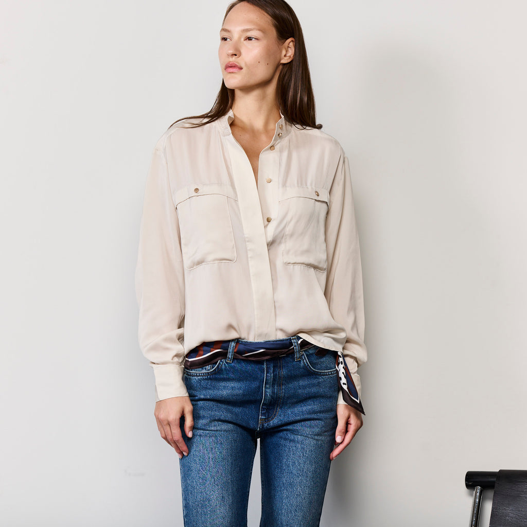 THE STITCHED COLLAR SHIRT