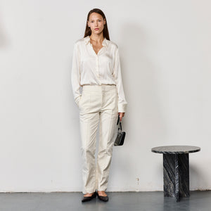 FITTED BUTTON UP SHIRT