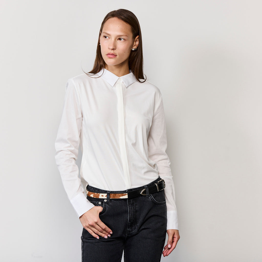 THE STRETCHY BUTTON UP SHIRT